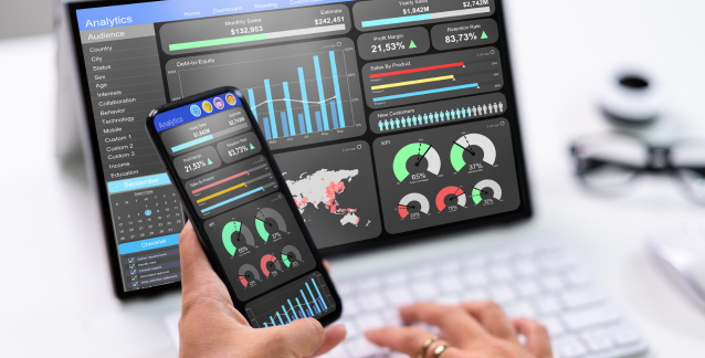 Visual showing a smart dashboard that centralizes strategic marketing metrics, enabling easier tracking, analysis, and decision-making for improved campaign performance